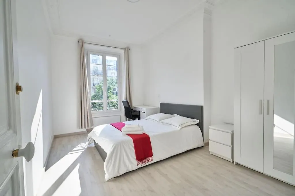 Le Magenta - Coeur De Paris - Canal Saint Martin - 3 Chambres 6 Personnes 0*,  Francja